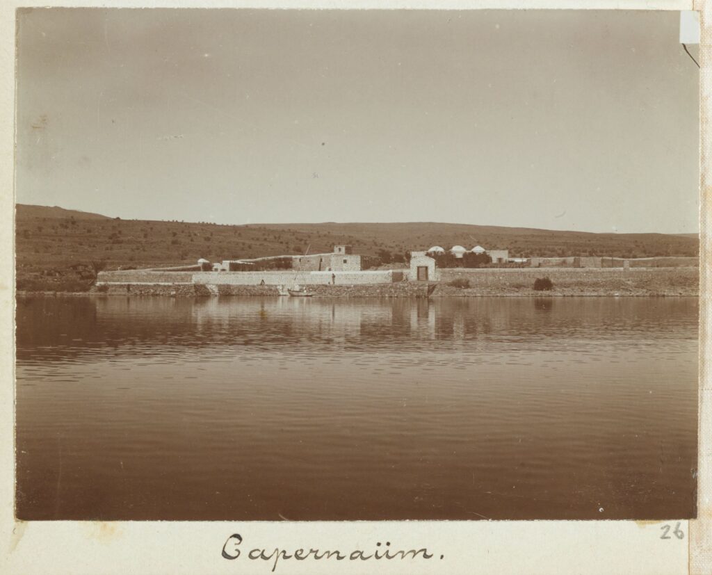 Gezicht op Kafarnaüm aan het meer van Tiberias, Johannes Lodewijk Heldring, 1898(RP-F-1999-139-2-26)Courtesy Rijksmuseum